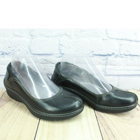 LL Bean Black Leather Slip On Split Toe Casual Wedge Loafer Shoes Size 6.5 M - Picture 3 of 9